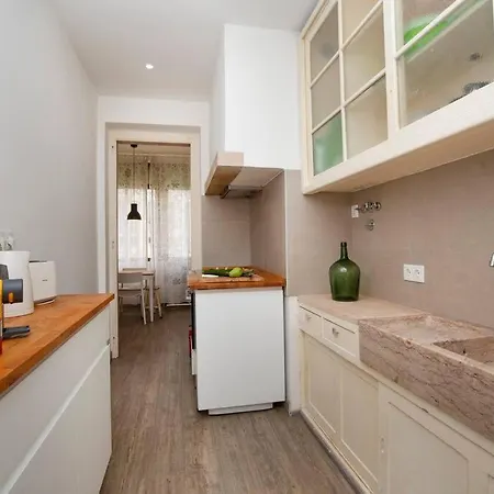 Vintage Apartment